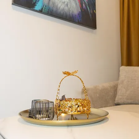 Lion 1 Apartment *